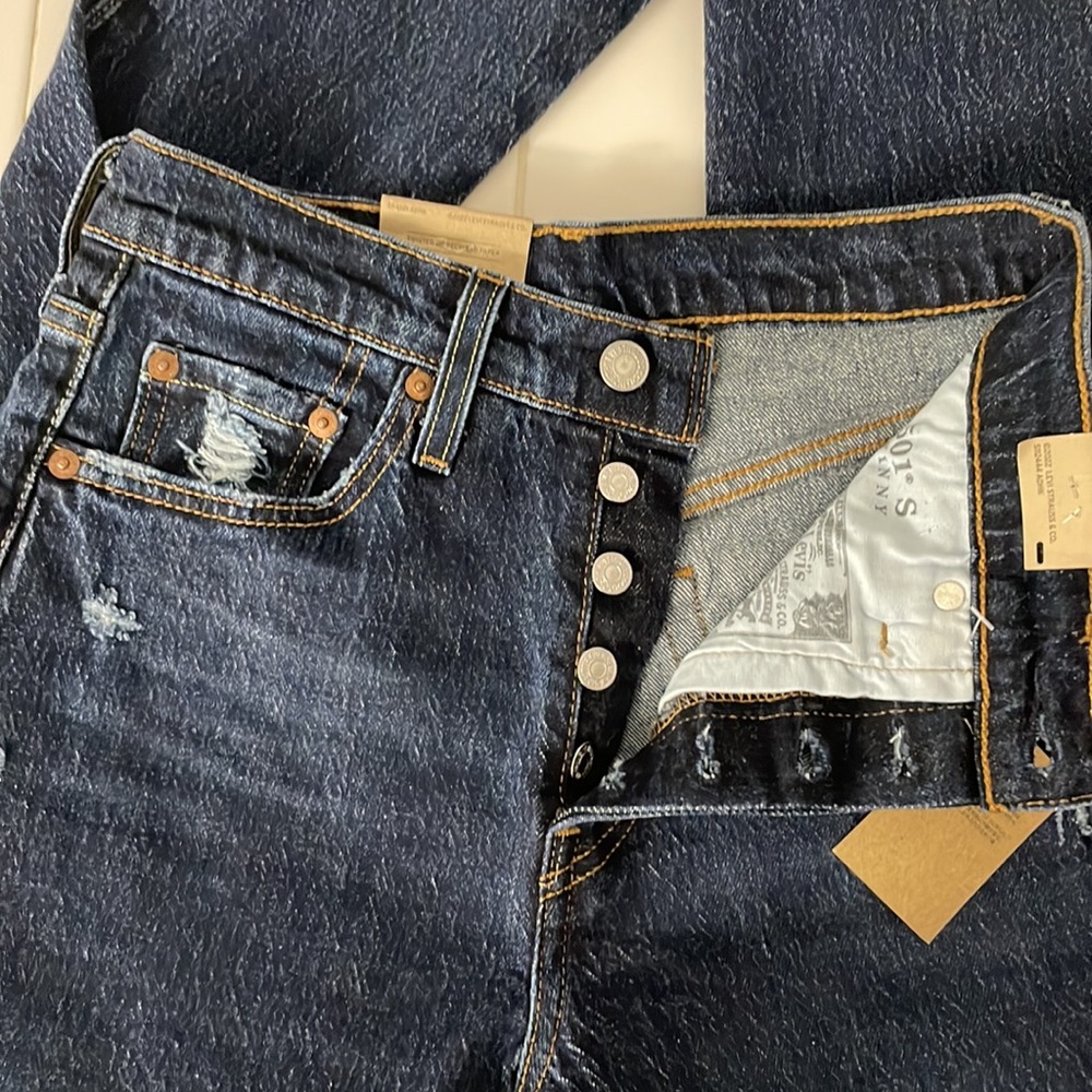 Levi Jeans✨ - Picture 8 of 8